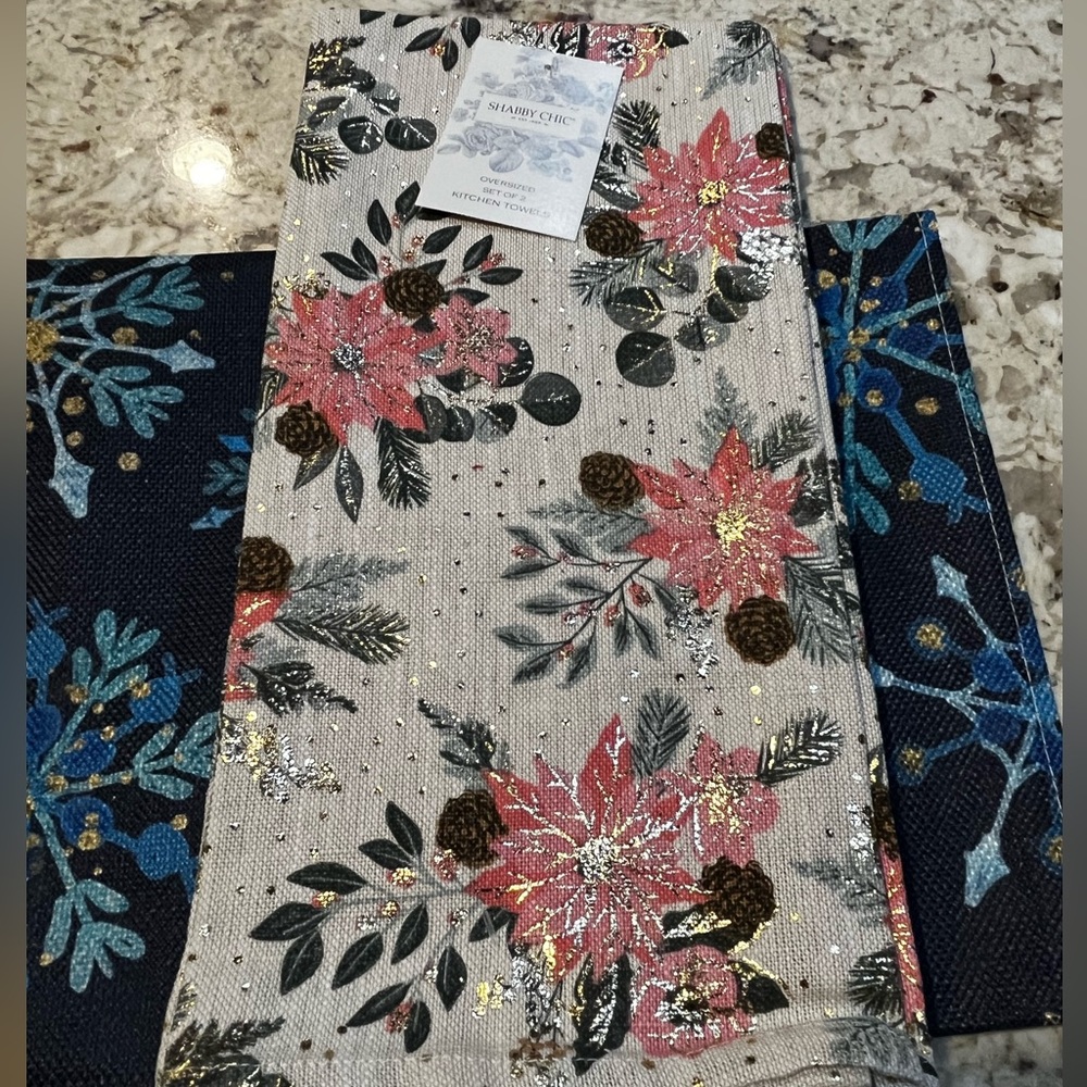 NEW Shabby Chic Set of Two Cotton Holiday Poinsettias Dish Towels 20” x 30”